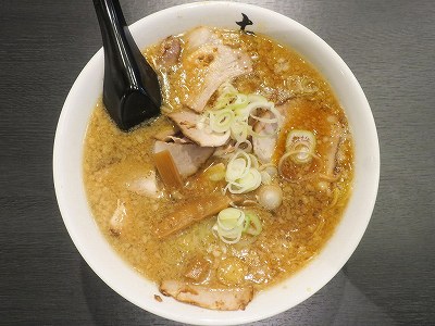 背脂しょうゆラーメン