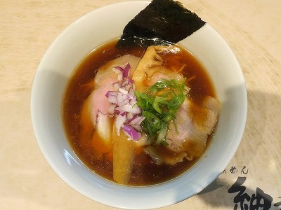 淡麗醤油らぁめん